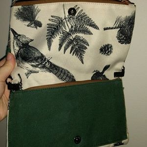 Kavu crossbody two fold purse